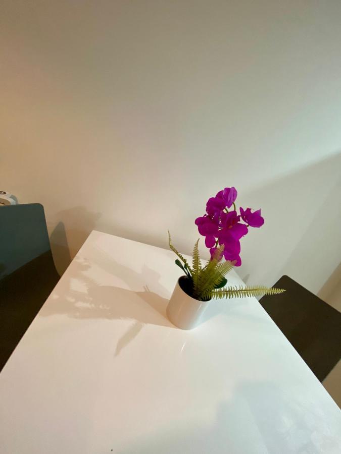 Hallsphere - Stunning Apartment Salford Quays แมนเชสเตอร์ ภายนอก รูปภาพ