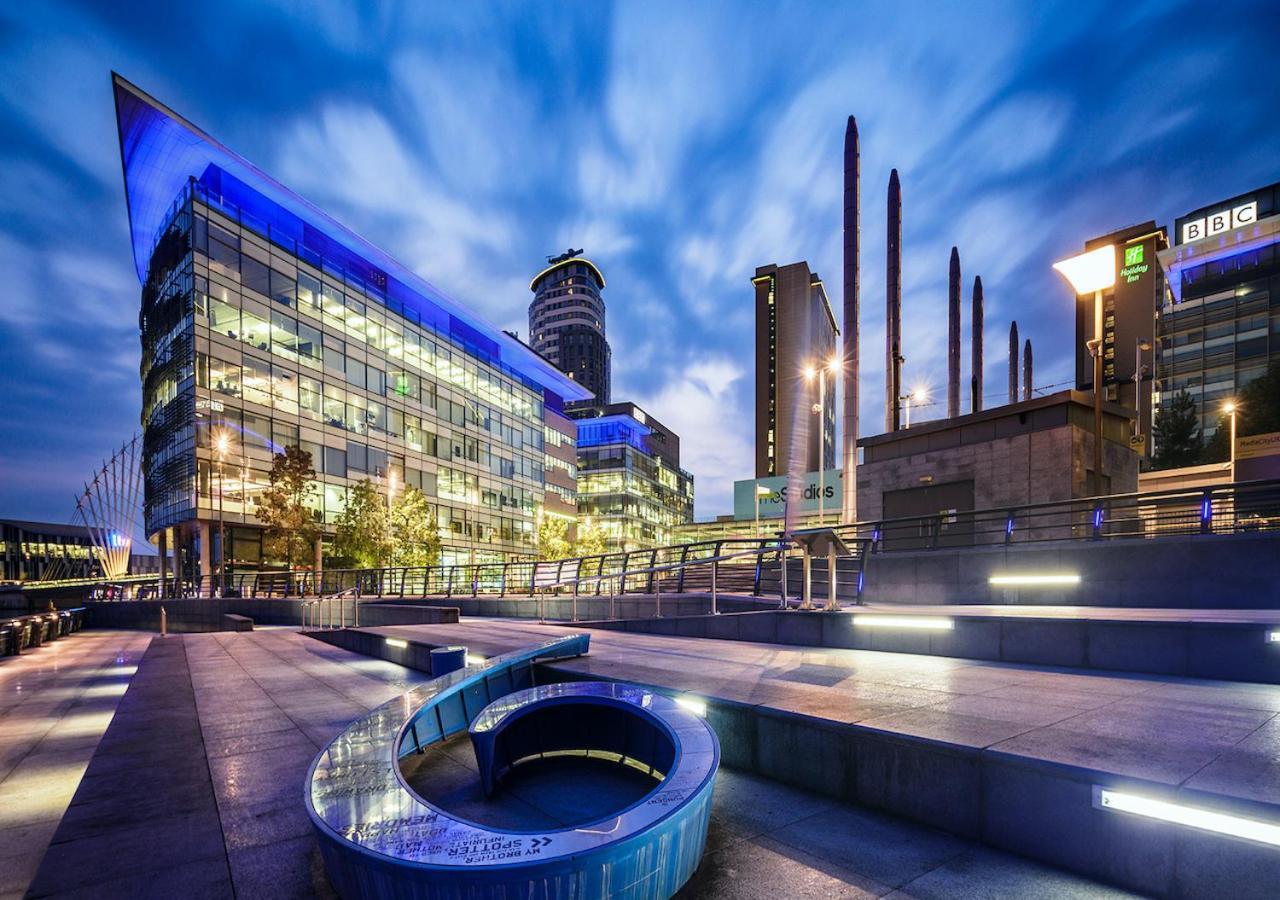 Hallsphere - Stunning Apartment Salford Quays แมนเชสเตอร์ ภายนอก รูปภาพ