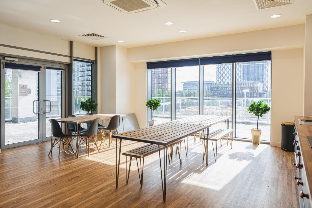 Hallsphere - Stunning Apartment Salford Quays แมนเชสเตอร์ ภายนอก รูปภาพ
