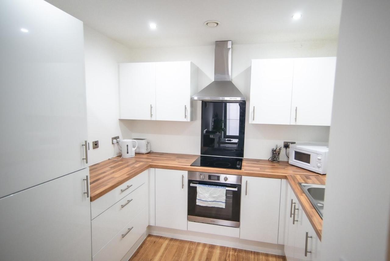 Hallsphere - Stunning Apartment Salford Quays แมนเชสเตอร์ ภายนอก รูปภาพ