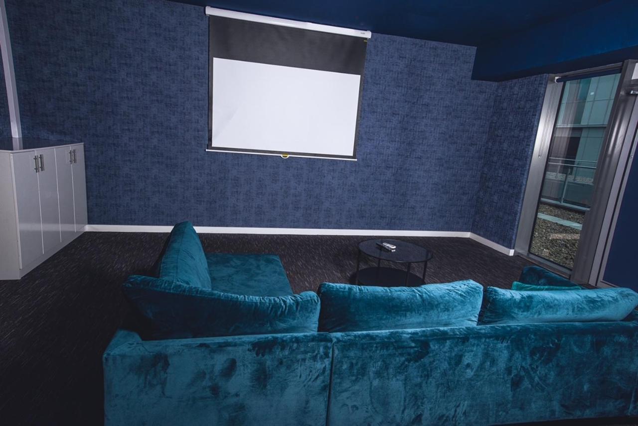 Hallsphere - Stunning Apartment Salford Quays แมนเชสเตอร์ ภายนอก รูปภาพ