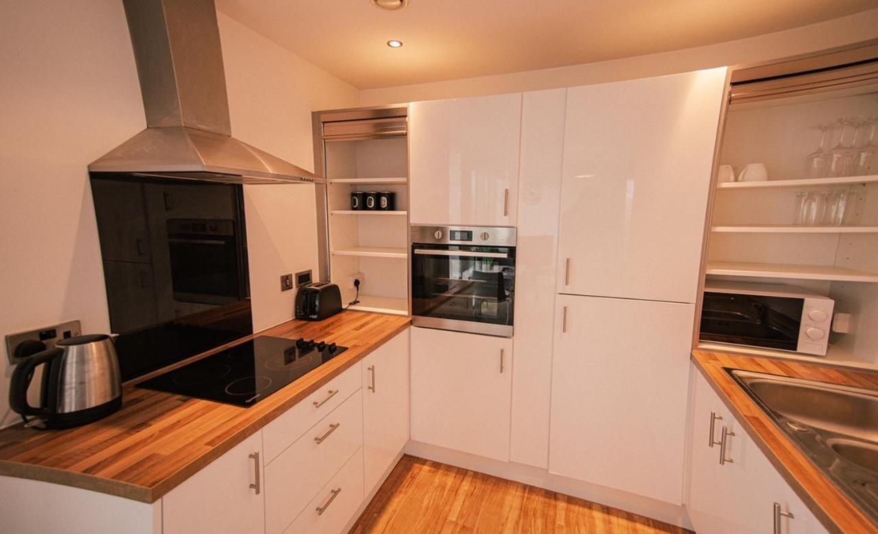 Hallsphere - Stunning Apartment Salford Quays แมนเชสเตอร์ ภายนอก รูปภาพ