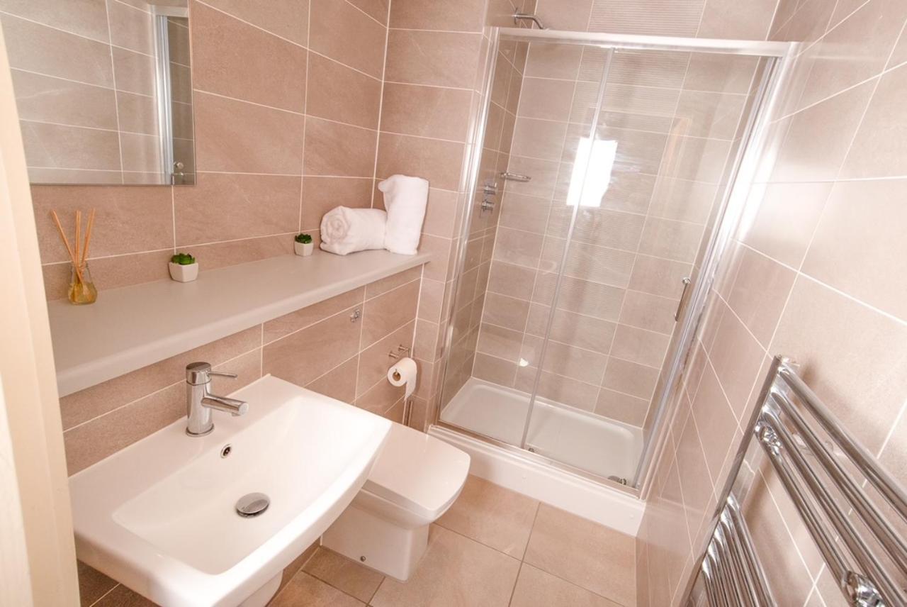 Hallsphere - Stunning Apartment Salford Quays แมนเชสเตอร์ ภายนอก รูปภาพ